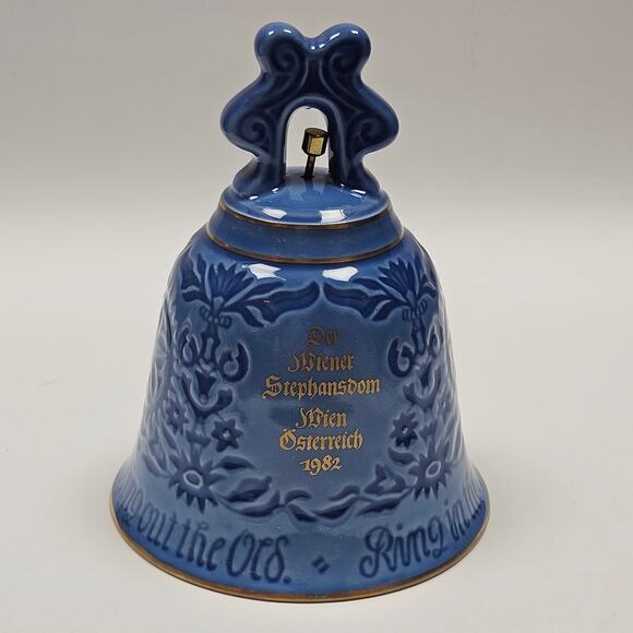 1982 Bing & Grondahl annual bell 1982 Collectible St. Stephan's Cathedral Vienna - Picture 1 of 7